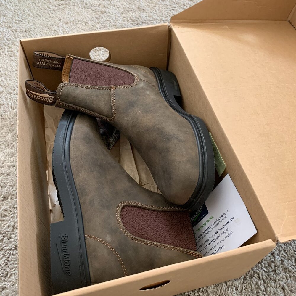 NEW Blundstone Chelsea Boots